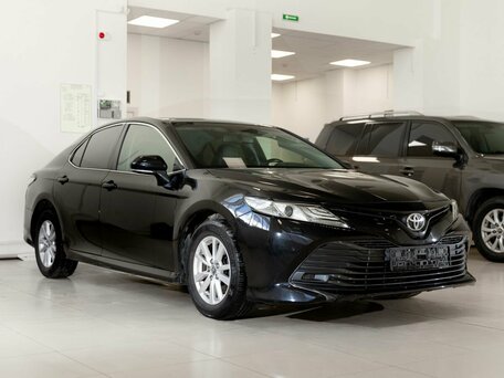 2019 Toyota Camry VIII (XV70), чёрный, 2700000 рублей, вид 1