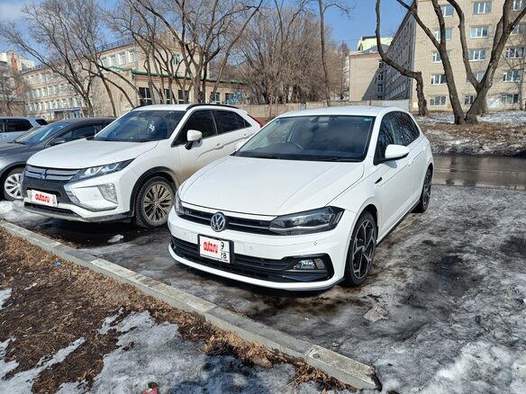 2018 Volkswagen Polo VI (EU Market), белый, 1650000 рублей