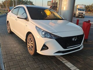 2021 Hyundai Solaris II Рестайлинг, белый, 1850000 рублей, вид 4
