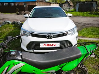 2016 Toyota Camry VII (XV50) Рестайлинг, белый, 1950000 рублей, вид 3