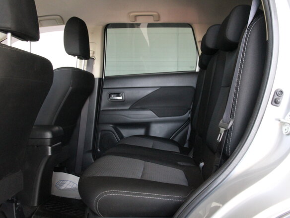 2016 Mitsubishi Outlander III Рестайлинг 2, серебристый - вид 12