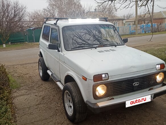 2009 Lada (ВАЗ) 2121 (4x4) I Рестайлинг, белый, 360000 рублей - вид 1