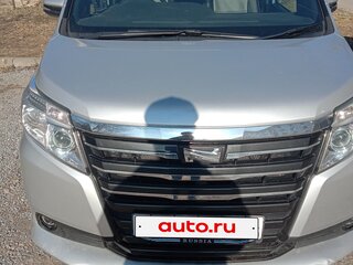 2015 Toyota Noah III (R80), серебристый, 1845000 рублей, вид 1