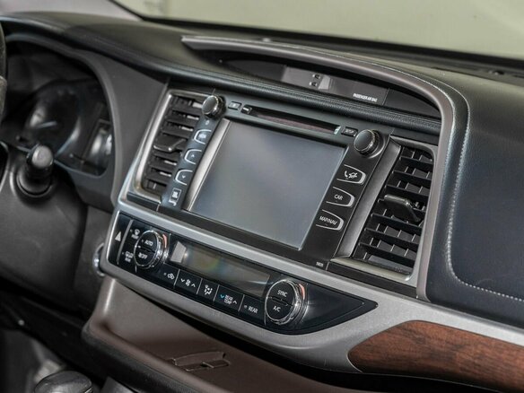 2015 Toyota Highlander III (XU50), серебристый, 2300000 рублей - вид 12