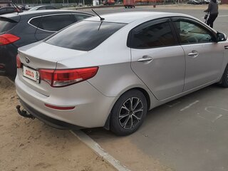 2016 Kia Rio III Рестайлинг, серебристый, 1000000 рублей, вид 5
