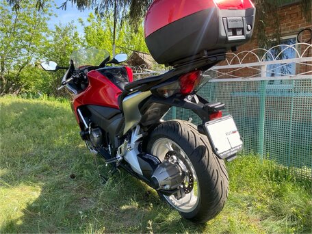 2010 Honda VFR 1200, красный, 950000 рублей, вид 2