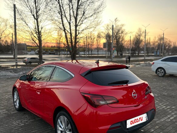 2012 Opel Astra GTC J Рестайлинг, красный, 1310000 рублей - вид 5
