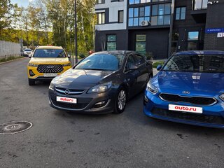 2014 Opel Astra J Рестайлинг, серый, 770000 рублей, вид 4