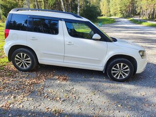 2015 Skoda Yeti I Рестайлинг, белый, 1200000 рублей, вид 5