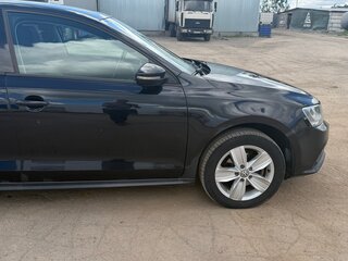 2015 Volkswagen Jetta VI Рестайлинг, чёрный, 800000 рублей, вид 3