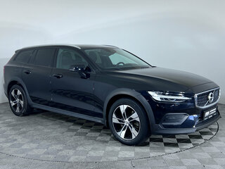 2021 Volvo V60 Cross Country II, чёрный, 3265000 рублей, вид 3