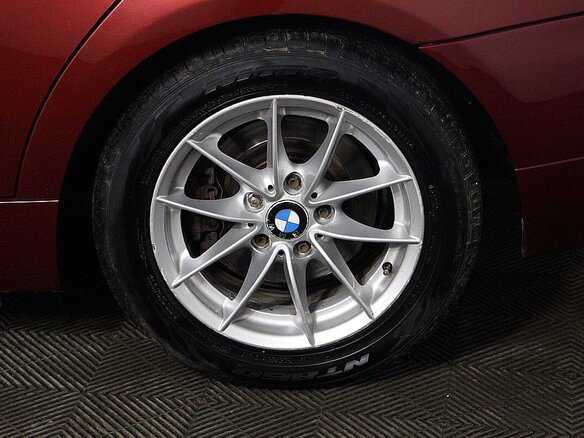 2011 BMW 3 серии 318i V (E90/E91/E92/E93) Рестайлинг, красный - вид 17