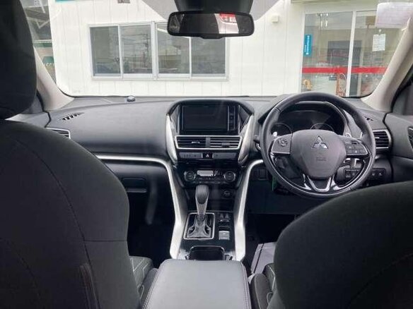 2020 Mitsubishi Eclipse Cross I, чёрный, 1400000 рублей - вид 4