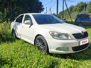 2011 Skoda Octavia II (A5) Рестайлинг, белый, 700000 рублей, вид 1