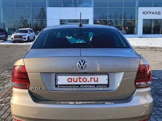 2018 Volkswagen Polo V Рестайлинг, бежевый, 1550000 рублей, вид 3