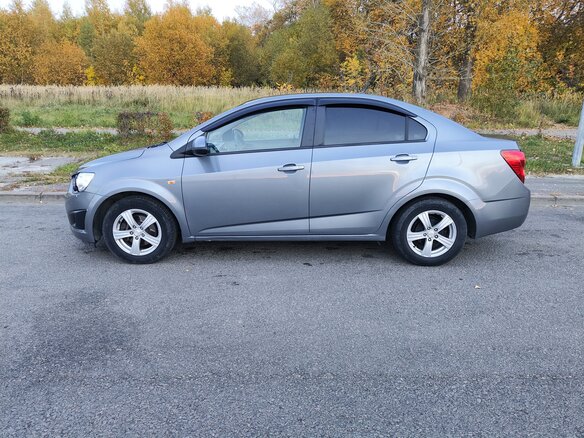2013 Chevrolet Aveo II, серый, 700000 рублей - вид 7