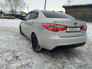 2012 Kia Rio 4-speed III, серый, 730000 рублей, вид 5