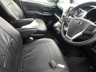 2015 Toyota Noah III (R80), чёрный, 1950000 рублей, вид 5