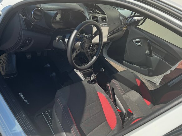 2024 Lada (ВАЗ) Granta Sport I Рестайлинг, белый, 1280000 рублей - вид 5