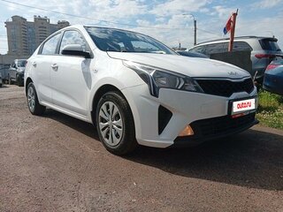 2022 Kia Rio IV Рестайлинг, белый, 1774000 рублей, вид 2