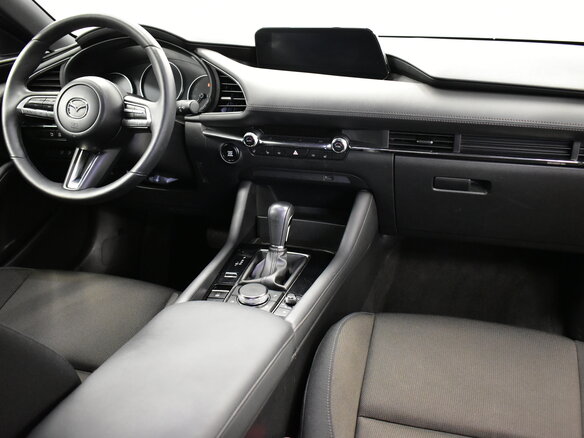2019 Mazda 3 IV (BP), красный - вид 9