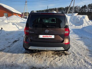 2015 Skoda Yeti I Рестайлинг, коричневый, 1380000 рублей, вид 4