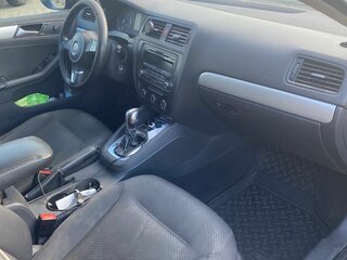 2012 Volkswagen Jetta VI, чёрный, 550000 рублей, вид 4