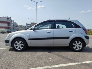 2009 Kia Rio II, серебристый, 530000 рублей, вид 3