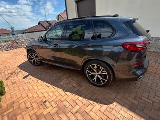 2019 BMW X5 M50d IV (G05/G18), серый, 6250000 рублей, вид 4