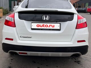 2013 Honda Crosstour I Рестайлинг, белый, 1720000 рублей, вид 4