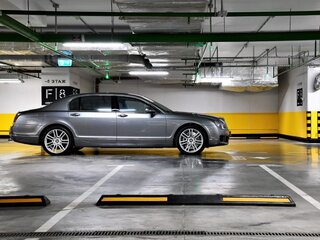 2012 Bentley Continental Flying Spur, серебристый, 4300000 рублей, вид 3