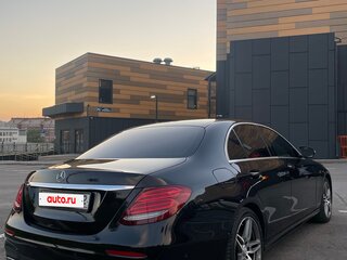 2016 Mercedes-Benz E-Класс 200 V (W213, S213, C238), чёрный, 4000000 рублей, вид 5