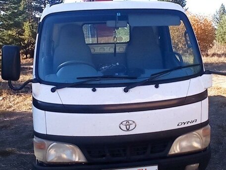 2003 Toyota Dyna, белый, 3200000 рублей, вид 1