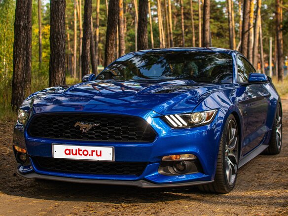2017 Ford Mustang VI, синий, 4700000 рублей - вид 2