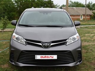 2019 Toyota Sienna III Рестайлинг 2, серый, 4000000 рублей, вид 2