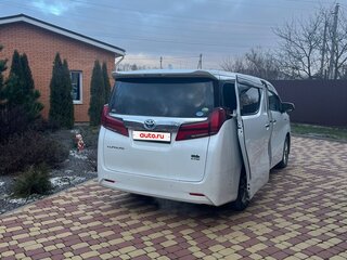 2020 Toyota Alphard III Рестайлинг, белый, 5850000 рублей, вид 3
