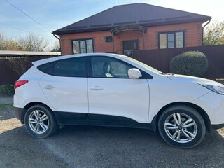 2014 Hyundai ix35 I Рестайлинг, белый, 1600000 рублей, вид 2