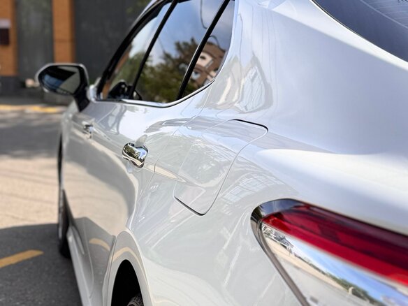 2021 Toyota Camry VIII (XV70), белый, 3050000 рублей - вид 21
