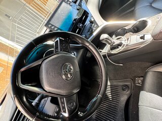 2021 Toyota Camry VIII (XV70) Рестайлинг, белый, 3000000 рублей, вид 4