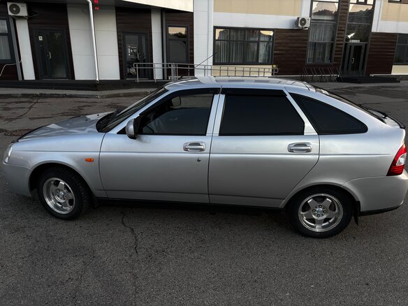 2015 Lada (ВАЗ) Priora I Рестайлинг, серебристый, 560000 рублей - вид 6
