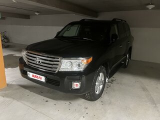 2013 Toyota Land Cruiser 200 Series Рестайлинг 1, чёрный, 5500000 рублей, вид 1