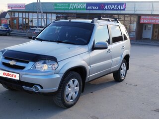 2015 Chevrolet Niva I Рестайлинг, серебристый, 550000 рублей, вид 1
