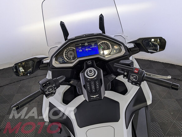 2021 Honda GL 1800 Gold Wing, белый, 2485000 рублей - вид 9