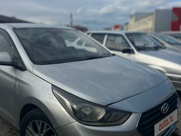 2019 Hyundai Solaris II, серебристый, 1350000 рублей - вид 10