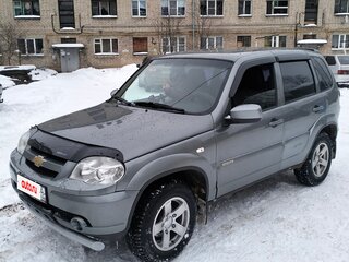 2017 Chevrolet Niva I Рестайлинг, серый, 800000 рублей, вид 1