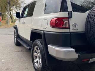 2022 Toyota FJ Cruiser, белый, 4100000 рублей, вид 4