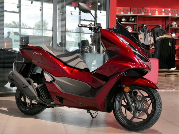 2024 Honda PCX 125, красный