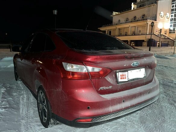2014 Ford Focus III, красный, 700000 рублей - вид 2