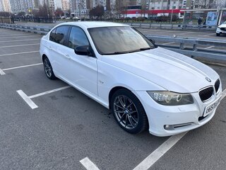 2011 BMW 3 серии 320i V (E90/E91/E92/E93) Рестайлинг, белый, 900000 рублей, вид 3
