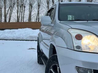2007 Toyota Land Cruiser Prado 5-speed 120 Series Рестайлинг, серебристый, 2500000 рублей, вид 5
